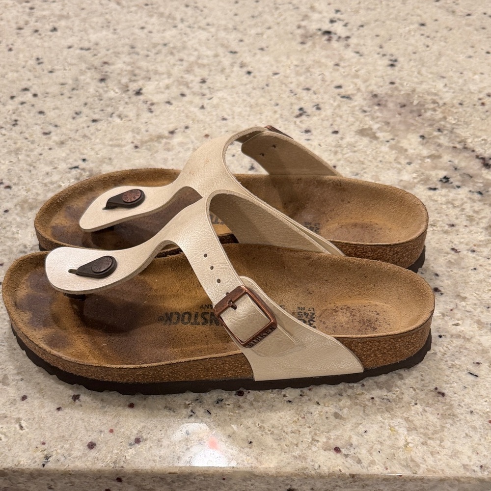 Birkenstock ivory gizeh sandals
